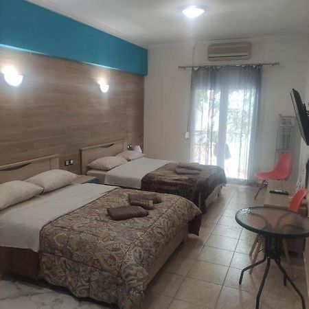 G M 3 Rooms Kentpo In The Heart Of The City Lárissa Exterior foto