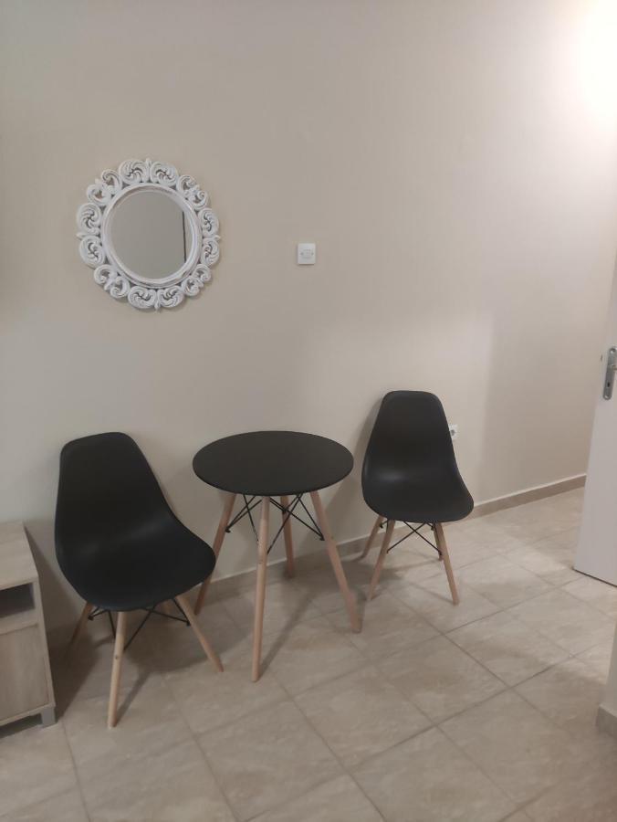 G M 3 Rooms Kentpo In The Heart Of The City Lárissa Exterior foto