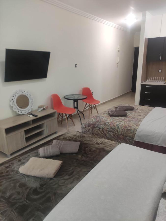 G M 3 Rooms Kentpo In The Heart Of The City Lárissa Exterior foto